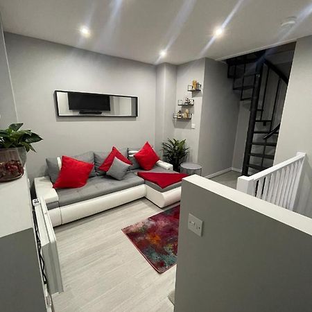Unique Duplex Apartment Free Parking Free Wi-Fi 6 Minutes From Leeds City Centre ภายนอก รูปภาพ