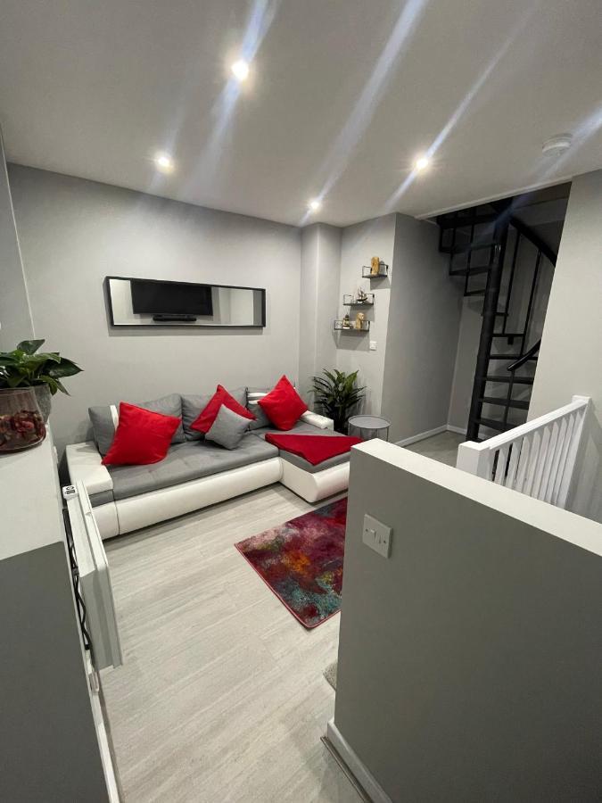 Unique Duplex Apartment Free Parking Free Wi-Fi 6 Minutes From Leeds City Centre ภายนอก รูปภาพ